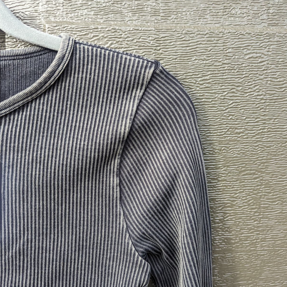 NWT Forever 21 Ribbed Knit Bodysuit Long Sleeve, Charcoal Distressed - Picture 8 of 9